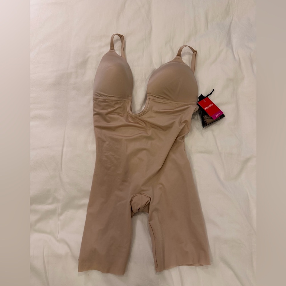 NWT SPANX Plunge Low Back Shapewear Bodysuit Champagne Beige Large